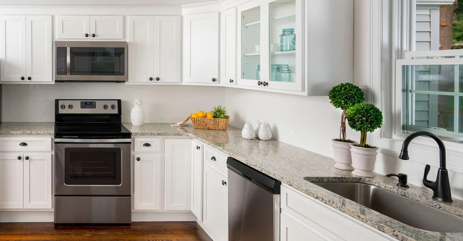 Fabuwood Discovery Frost white shaker kitchen Fabuwood Discovery Frost white shaker kitchen